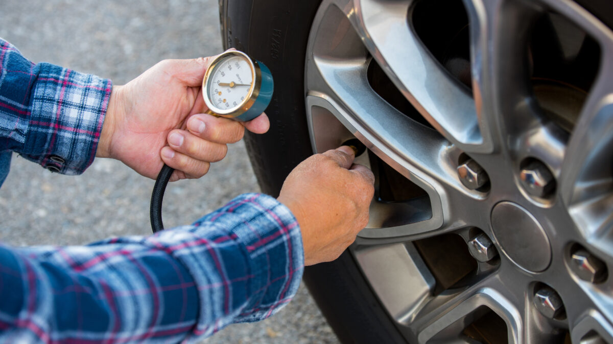 Wann sollte man den Reifendruck prüfen? - Tipps für die richtige Pflege deiner Reifen
