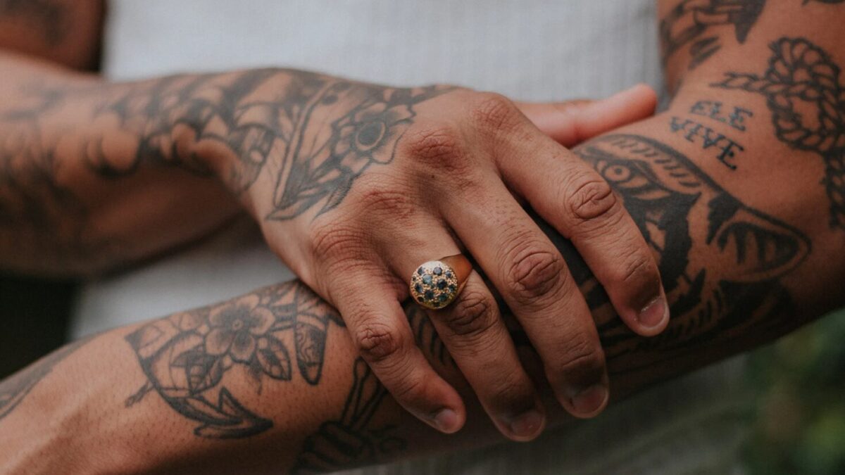 Die besten Tattoos für Männer am Arm: Top Designs und Ideen für deinen nächsten Style