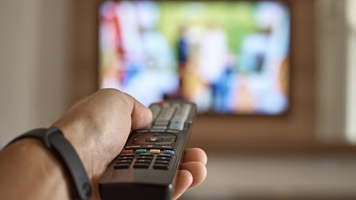 Wie stelle ich meinen Fernseher von analog auf digital um