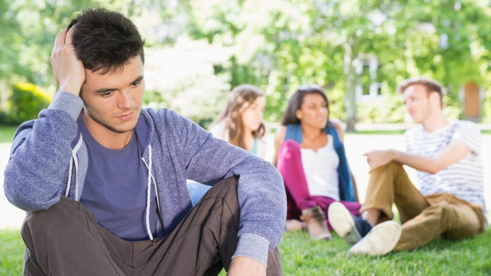 Psychologie hinter Menschen ohne Freunde Warum Einsamkeit immer mehr zur Realität wird