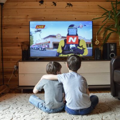 Auswirkungen von Fernsehen auf das Gehirn von Kindern